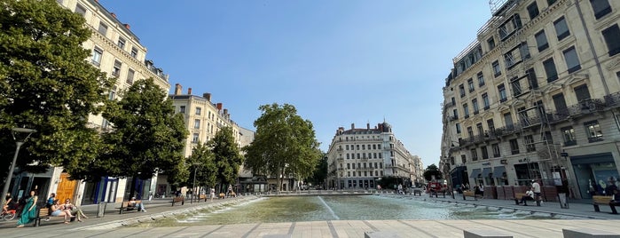 Place de la République is one of Alejandro 님이 저장한 장소.