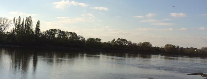 Riverside Bar (Craven Cottage) is one of FCC SOCCER TEAM.