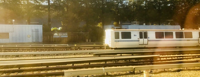 Hayward Yard (OHY) is one of Work Places.