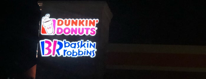 Baskin-Robbins is one of Lugares favoritos de Nick.