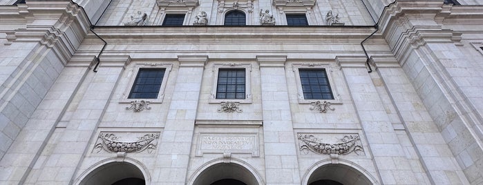 Salzburger Dom is one of Tempat yang Disimpan Irina.