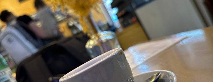 Drupa Coffee Roasters is one of Amsterdam: Coffee & Tea.