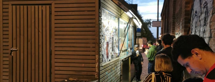 Friterie de la Barrière is one of Must-visit Food in Saint-Gilles / Sint-Gillis.