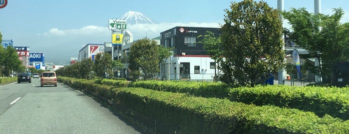 ヴィクトリアゴルフ富士店 is one of Fuji, Nihon.