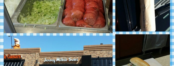 Jersey Mike's Subs is one of Ross 님이 좋아한 장소.