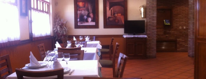 Restaurante Casa Valencia is one of Tempat yang Disukai Sergio.