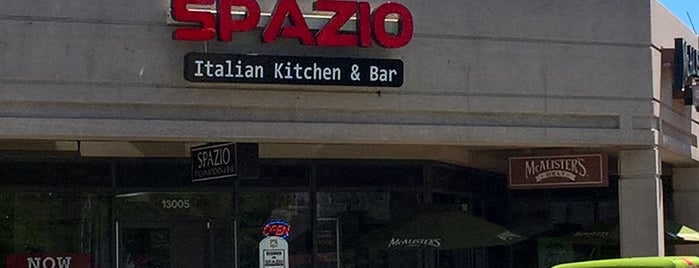 Spazio Italian Kitchen and Bar is one of Orte, die Akshay gefallen.