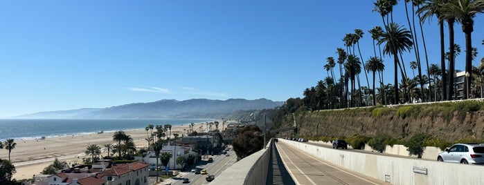 California Incline is one of The Simpsons "Must See LA" List.