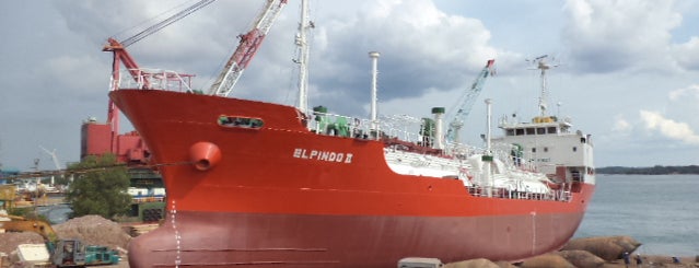 PT Dharma Sentosa Marindo Shipyard is one of sudong power generating equipment.