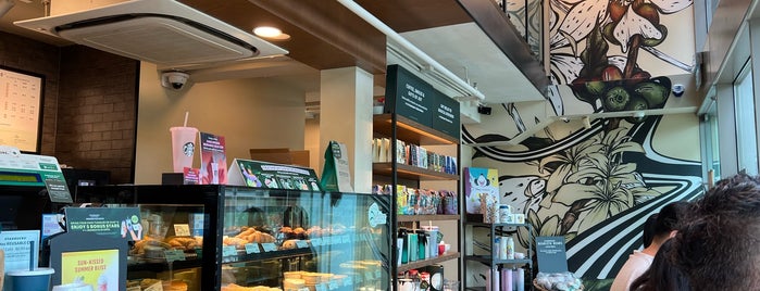 Starbucks is one of @Singapore/Singapura #2.