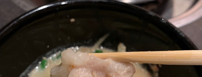 牛もつ鍋専門店 たま木 is one of 鍋 行きたい.