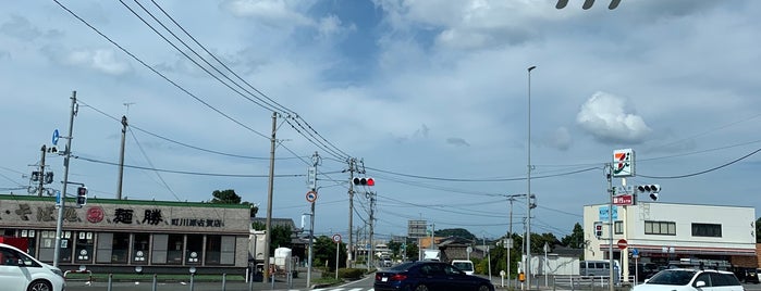 町川原交差点 is one of 道路.