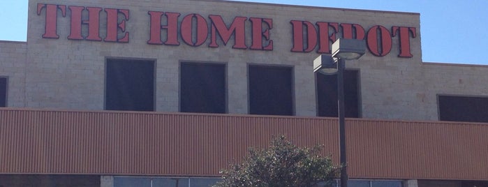 The Home Depot is one of สถานที่ที่ Troy ถูกใจ.