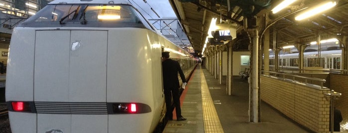 Platforms 6-7 is one of JR京都駅.