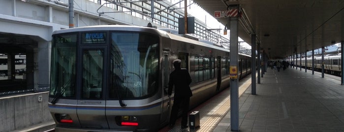 JR Platforms 7-8 is one of JR神戸線の駅ホーム.