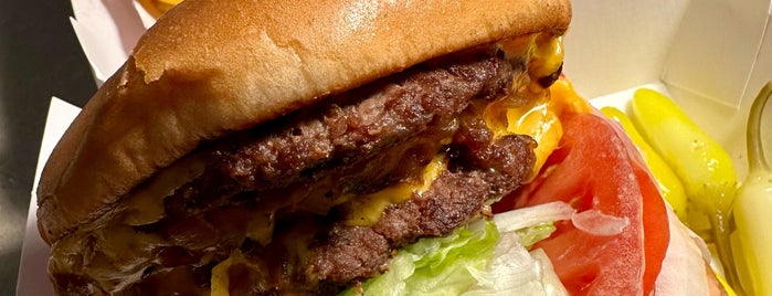 In-N-Out Burger is one of Kalifornien.