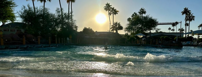 The Oasis Waterpark is one of Arizona activities.