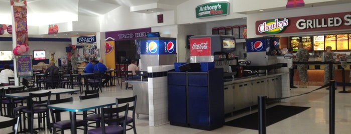 AAFES Food Court is one of Lugares favoritos de Sandra.