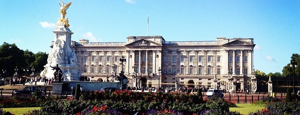 พระราชวังบักกิงแฮม is one of London Places To Visit.