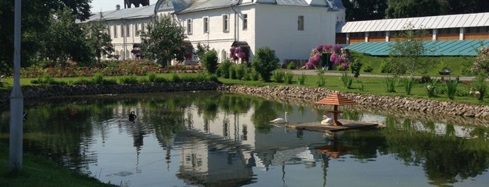 Свято-Введенский Толгский женский монастырь is one of Святые места / Holy places.