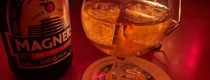 Cabane Bar is one of Munich AfterWork Beer - Hau di hera, samma mehra!.