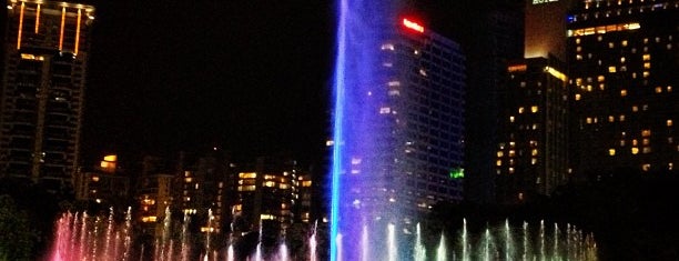 Kuala Lumpur City Centre (KLCC) Park is one of Куалу Лумпур.