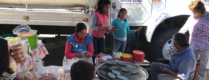 Los tlacoyos de california is one of Restaurantes o Bares.