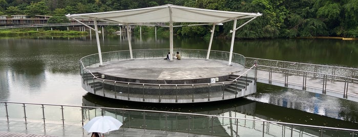 Pang Sua Pond is one of Lugares favoritos de Mark.