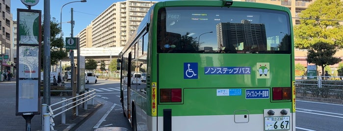 東大島駅入口バス停 is one of 都営バス 草24.