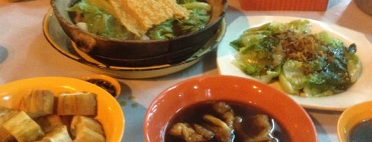 Ban Lee Bak Kut Teh (萬利肉骨茶餐室) is one of Chinese Food.