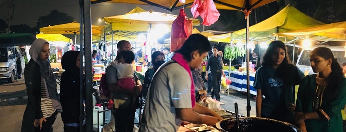 Pasar Malam Rabu is one of Kuala Lumpur Food.