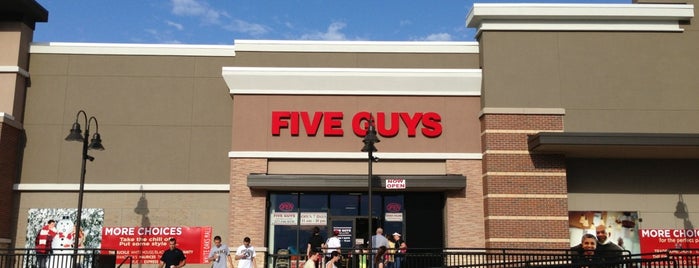Five Guys Burgers & Fries is one of Tempat yang Disukai Doug.
