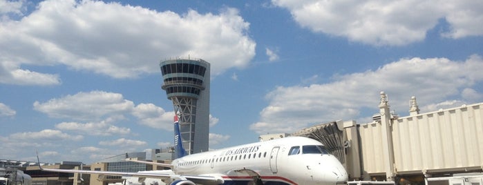 Aéroport international de Philadelphia (PHL) is one of Philly.