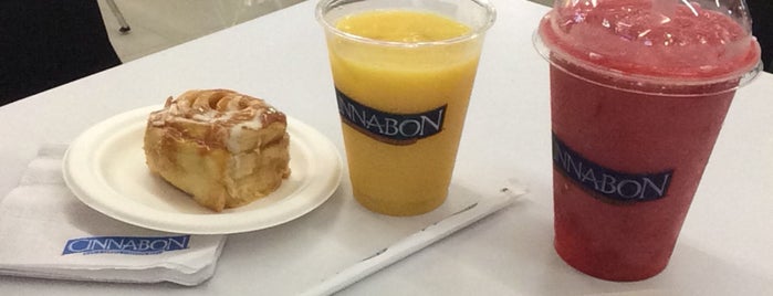 Cinnabon is one of Guide to Pereira's best spots.