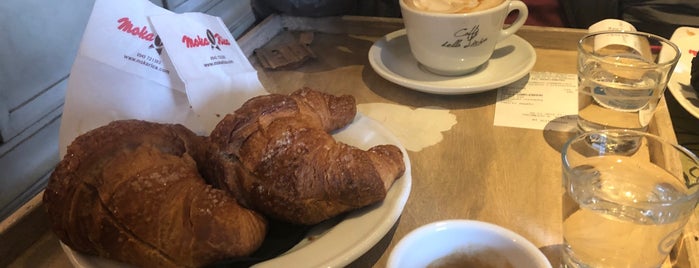 Caffè della Lirica is one of Colazione forni, pasticceria.