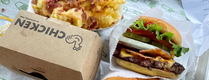Shake Shack is one of Alberto J Sさんのお気に入りスポット.