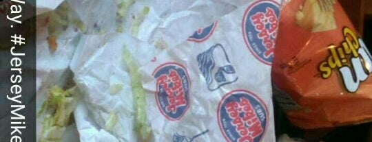 Jersey Mike's Subs is one of สถานที่ที่ Tass ถูกใจ.