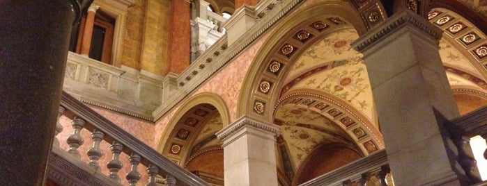 Opéra d'État hongrois is one of [To-do] Budapest.