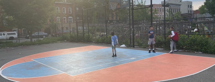 Reinaldo Salgado Playground is one of Albert'in Beğendiği Mekanlar.