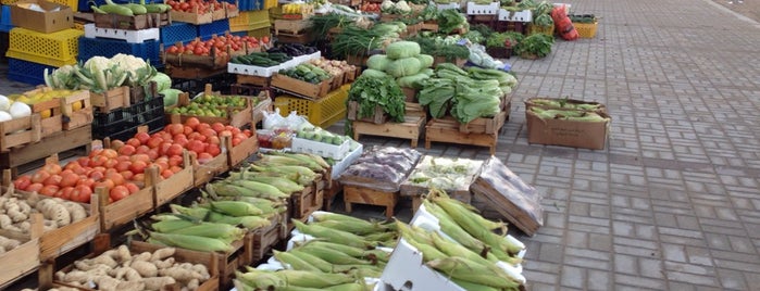 Fruit & Vegetables Market is one of Ras Al Khaima Food.