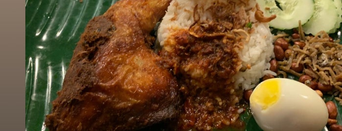 Warisan Nasi Kukus Ayam Goreng Berempah is one of Malaysian.