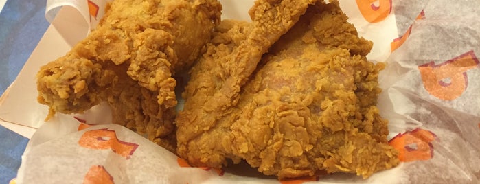 Popeyes Louisiana Kitchen is one of Tylerさんのお気に入りスポット.