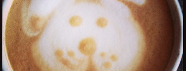 Coffee & Pet's Deli is one of Posti che sono piaciuti a Victoria.