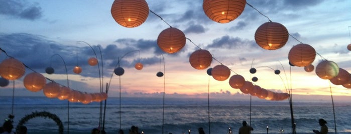 Finn's Beach Club is one of Great Sunset Venue in Bali.