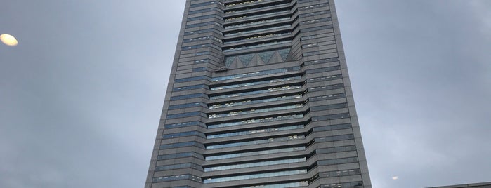 Yokohama Royal Park Hotel is one of สถานที่ที่ Rafael ถูกใจ.