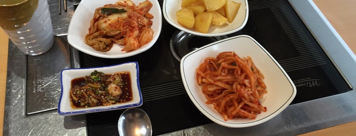 Palace is one of Eat Korean - 배고파요? (London).