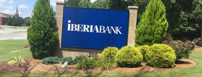 IBERIABANK is one of Locais curtidos por Chester.