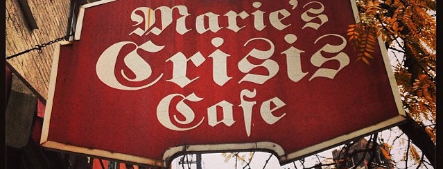 Marie's Crisis Cafe is one of Dates.
