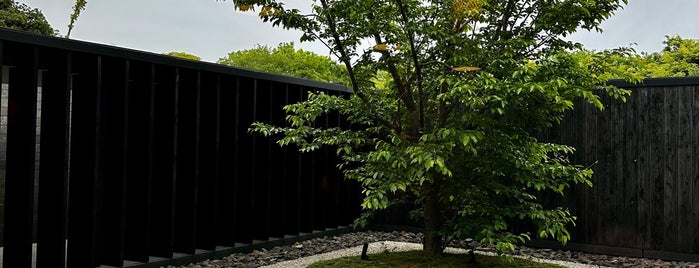 Amanemu Library is one of Japan.