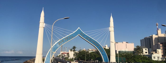 Sinamale' Bridge (ސިނަމާލެ ބުރިޖު) is one of mondii 님이 좋아한 장소.